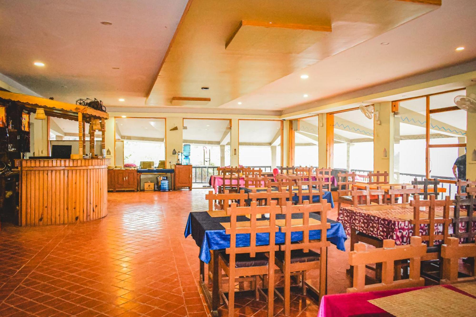 Chitwan Riverside Resort Sauraha Exterior photo