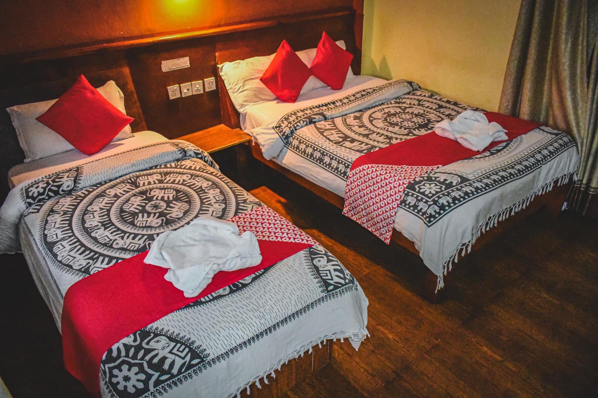 Chitwan Riverside Resort Sauraha Exterior photo